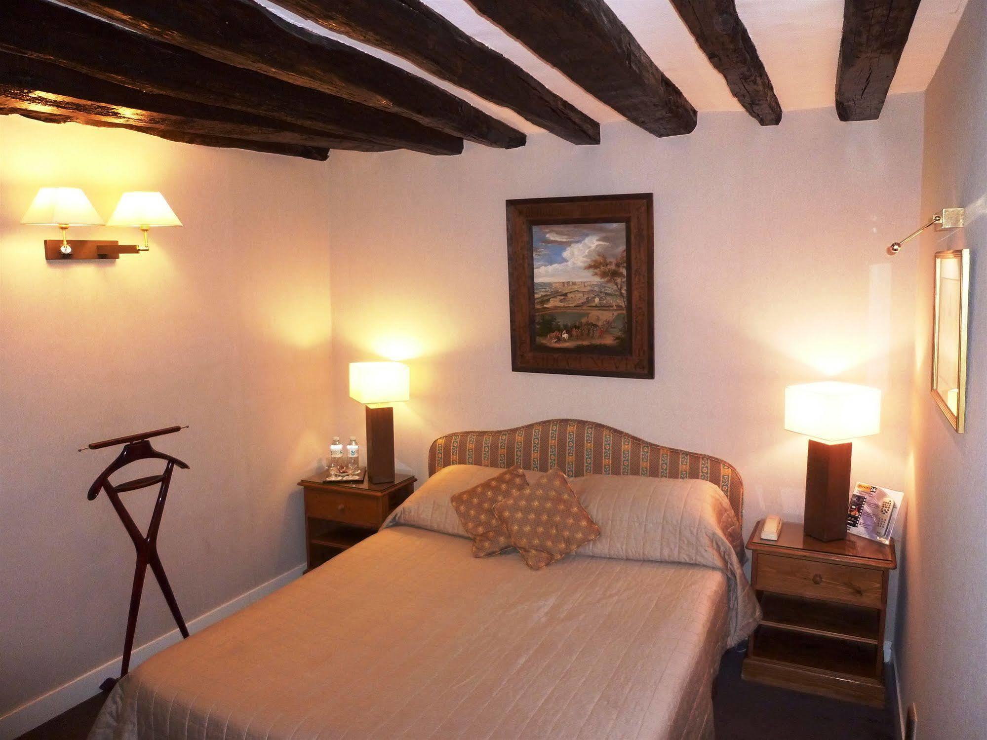 Hotel La Du Berry 3*